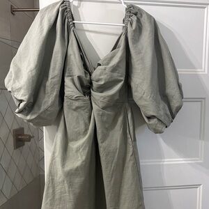 Elegant Puff Sleeve Dress in Gray